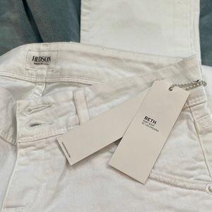 White Hudson Jeans Size 26, Beth Baby Boot straight leg, low cut